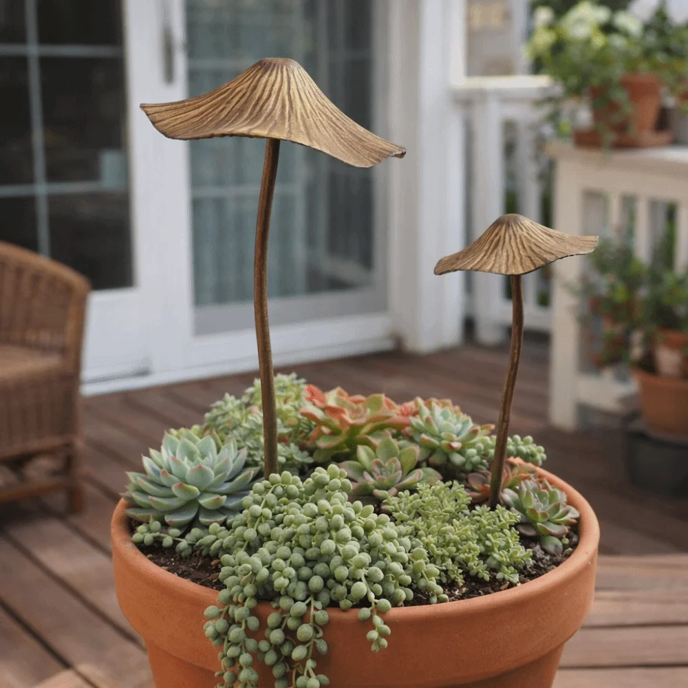 2PCS Retro Style Mushroom Garden Stake Simulation Handmade Garden Landscape Statue Waterproof Iron Mushroom Ornaments