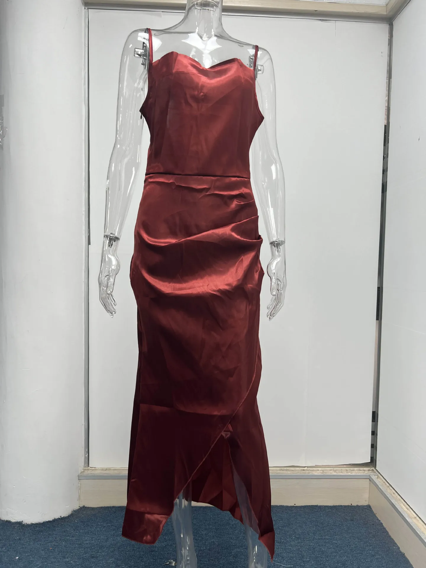 Damen Frühlings-Neuheit: Europäisch-Amerikanisches High-End Sexy Spicy Girl Kleid mit tiefem Ausschnitt und Satin-Rückenschlitz – Detail 23