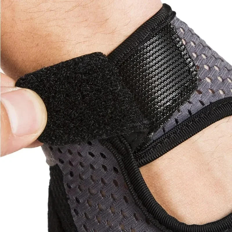 Summer Gym Sports Bicycle Gloves Half Finger Cycling Gloves for Men Women Shockproof Breathable Outdoor Riding  Bike Gloves