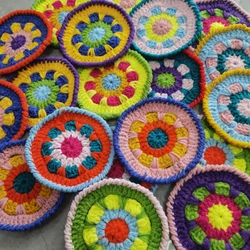 Two Girls DIY Hand Crochet Doilies Round Coaster Table Decor Doily Placemat Bags Clothing Decoration Accessories 11cm 20pcs/lot