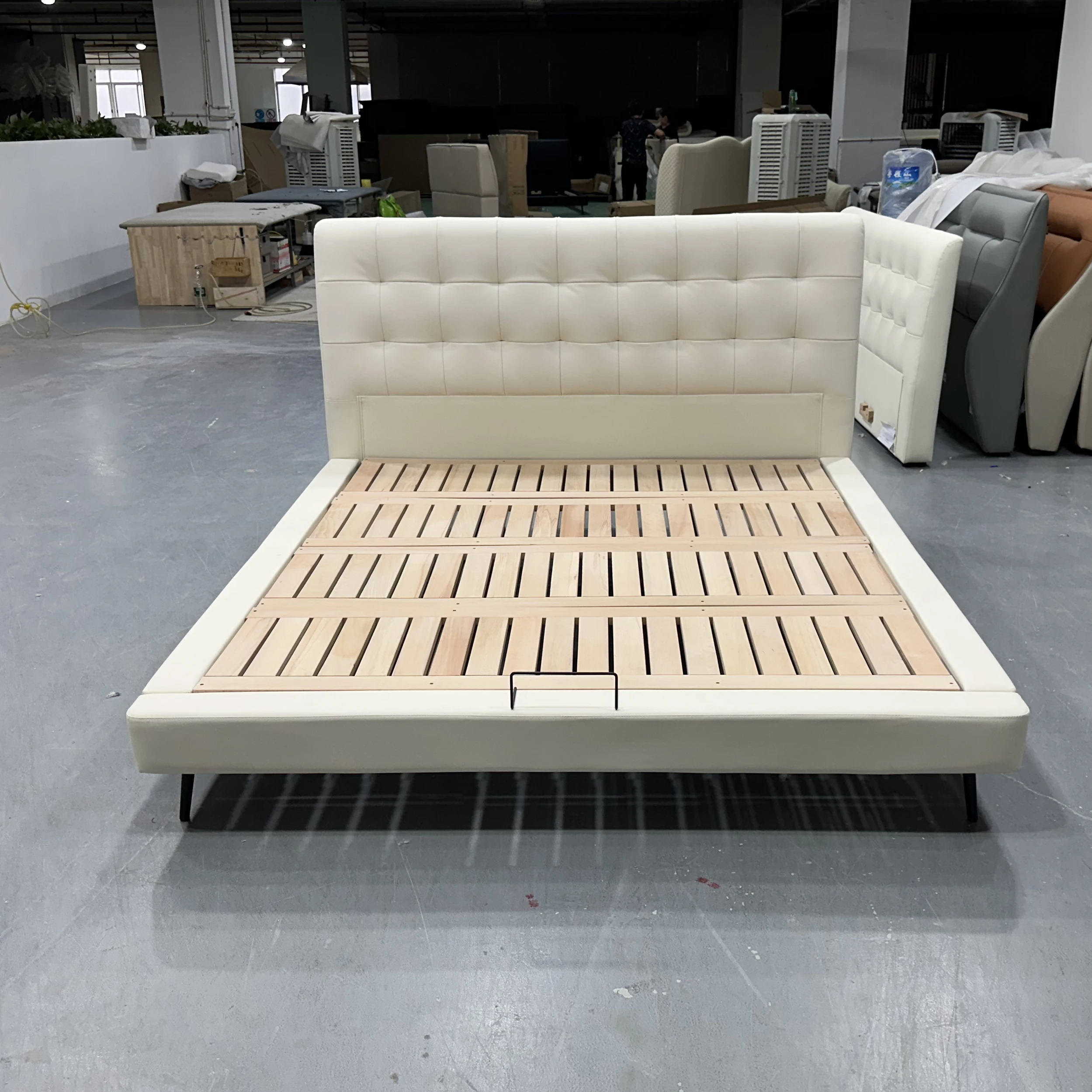 Double bed beech row skeleton leather soft bag solid wood bed High Quality
