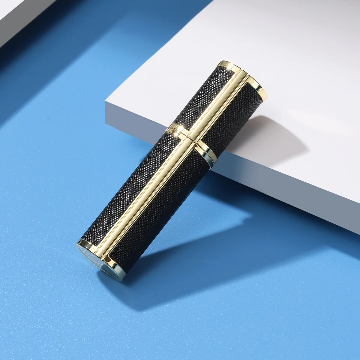 5ml PU Leather Mini Perfume Atomizer Bottle Sprayer Suitable for Boarding Tight Sealing Travel Customized Refillable Bottles