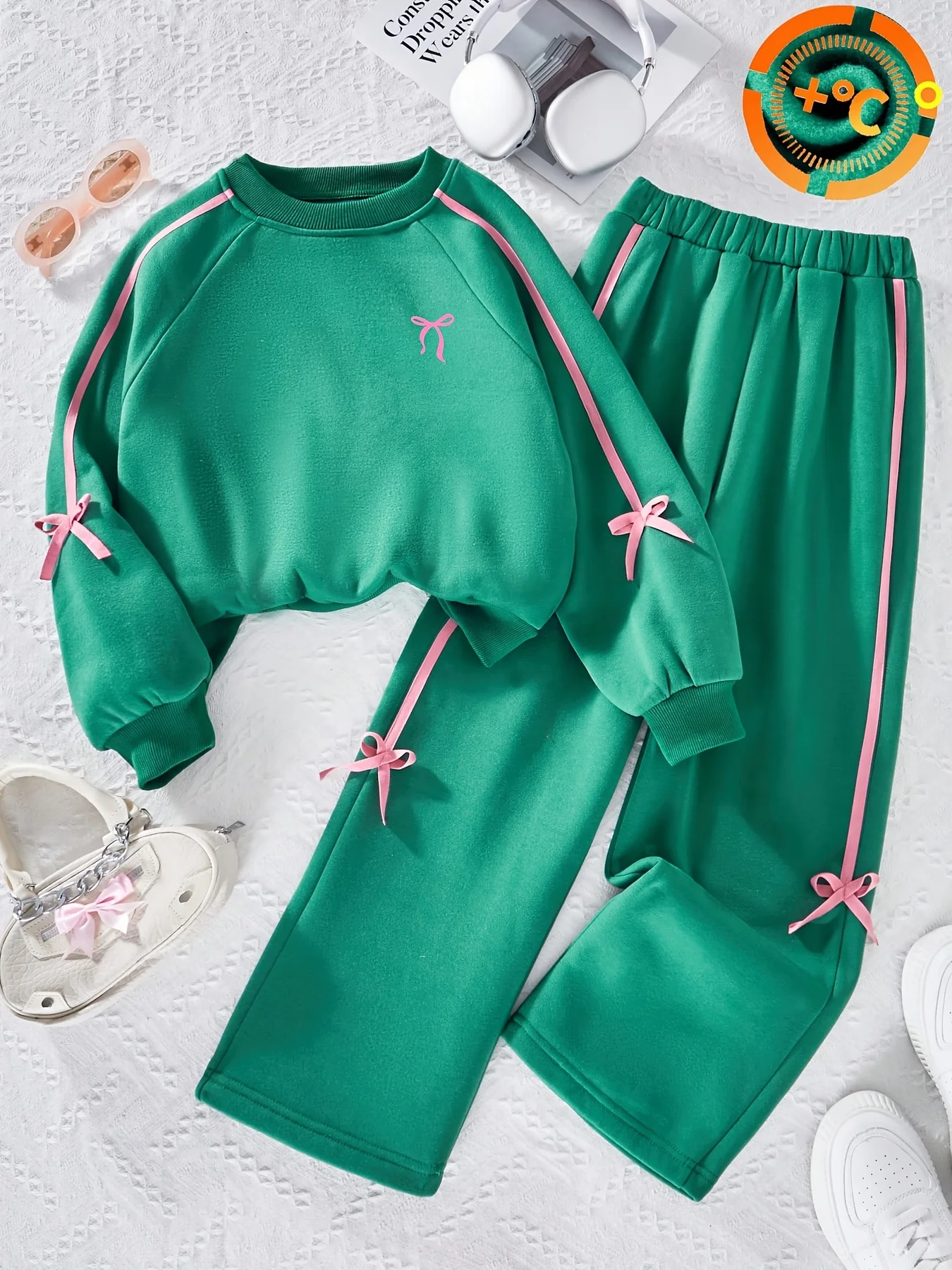 Girls' Autumn and Winter Casual Versatile Outfit: Green Sweatshirt + Long Pants Two-Piece Set with Bow Decoration, Suitable for Girls Aged 7-12, Versatile Clothing for Home and Outings