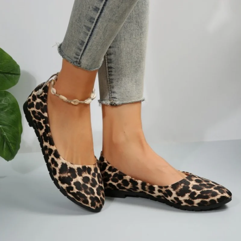 2024 New Arrival Women Pointed Toe Beautiful and Fashion Summer Shoes Flat Ballerina Comfortable Casual Women Shoes
