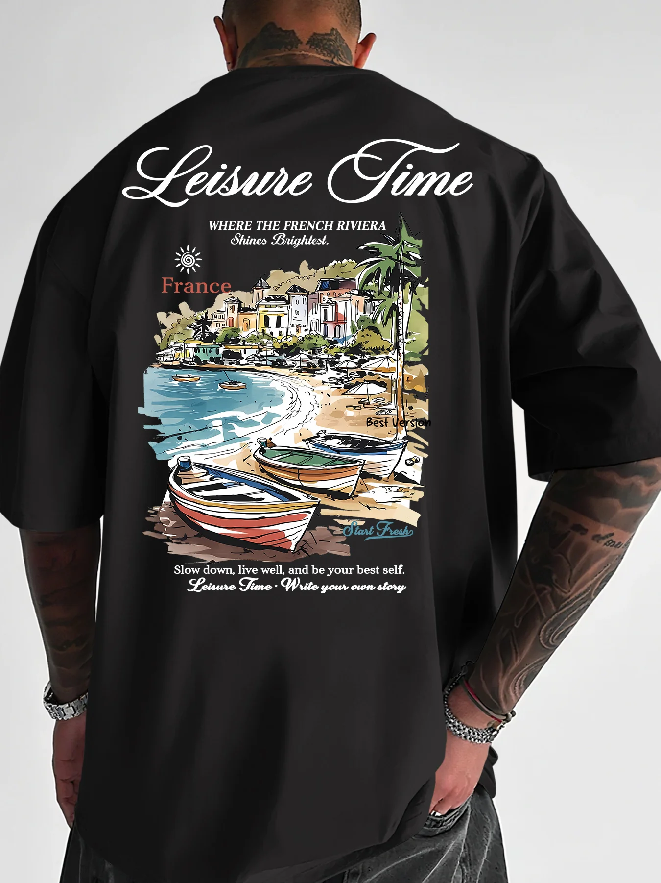 Herren-T-Shirt im Urlaubsstil mit französischem mediterranem Stadt-Design aus atmungsaktiver 100% reiner Baumwolle für den Sommer – Detail 3