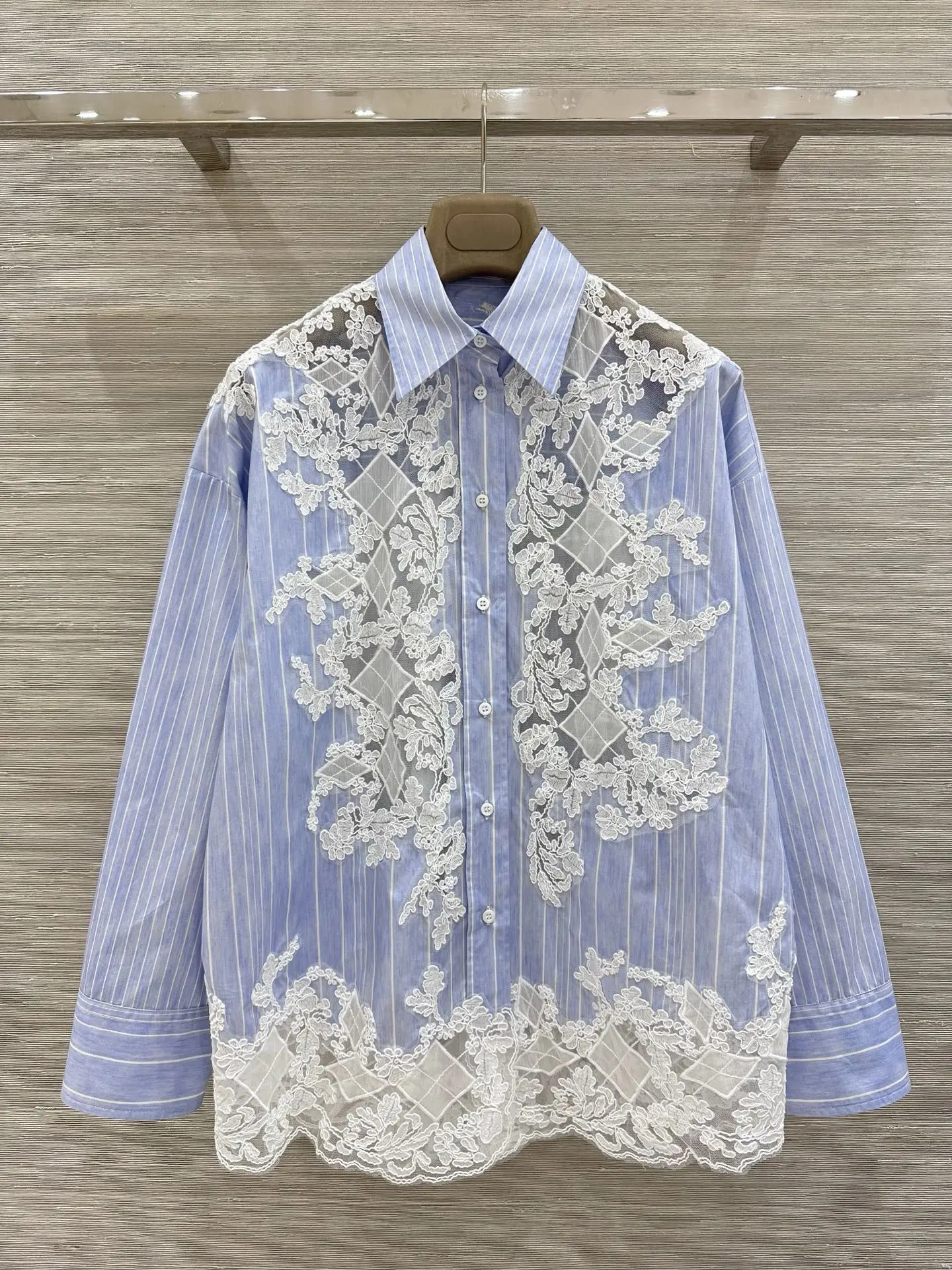 

Women Shirt Heavy Lace Embroidery Stitching Long Sleeve Cotton Casual Blouse