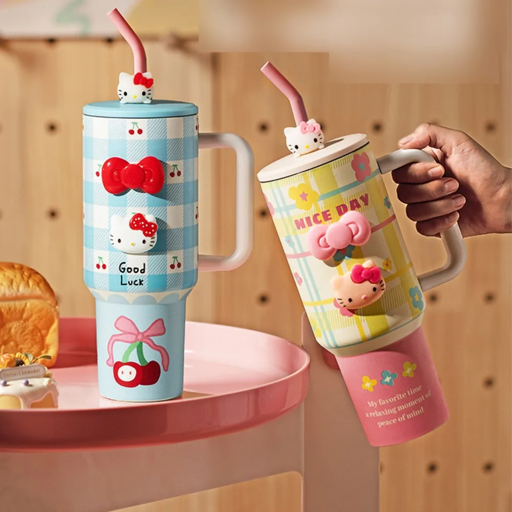 

HelloKitty Plaid Pink Flower Insulated Cup 1200ml Large Capacity Straw Cup Big Mac Ice King Cup As A Birthday Gift for Friends