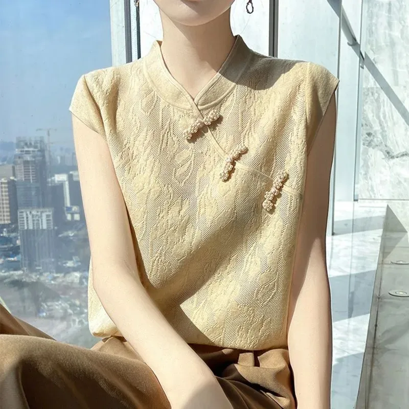 Women's Cheongsam Inspired Knit Top Beige Jacquard Manin Collar Sleeveless Fitted Top with Beaded Frog Buttons