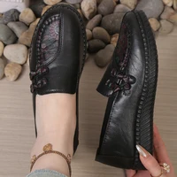 Chaussures plates en cuir pour femmes, mocassins pour femmes printemps-automne, chaussures classiques simples pour mamans, antidérapantes, confortables et livraison gratuite 4