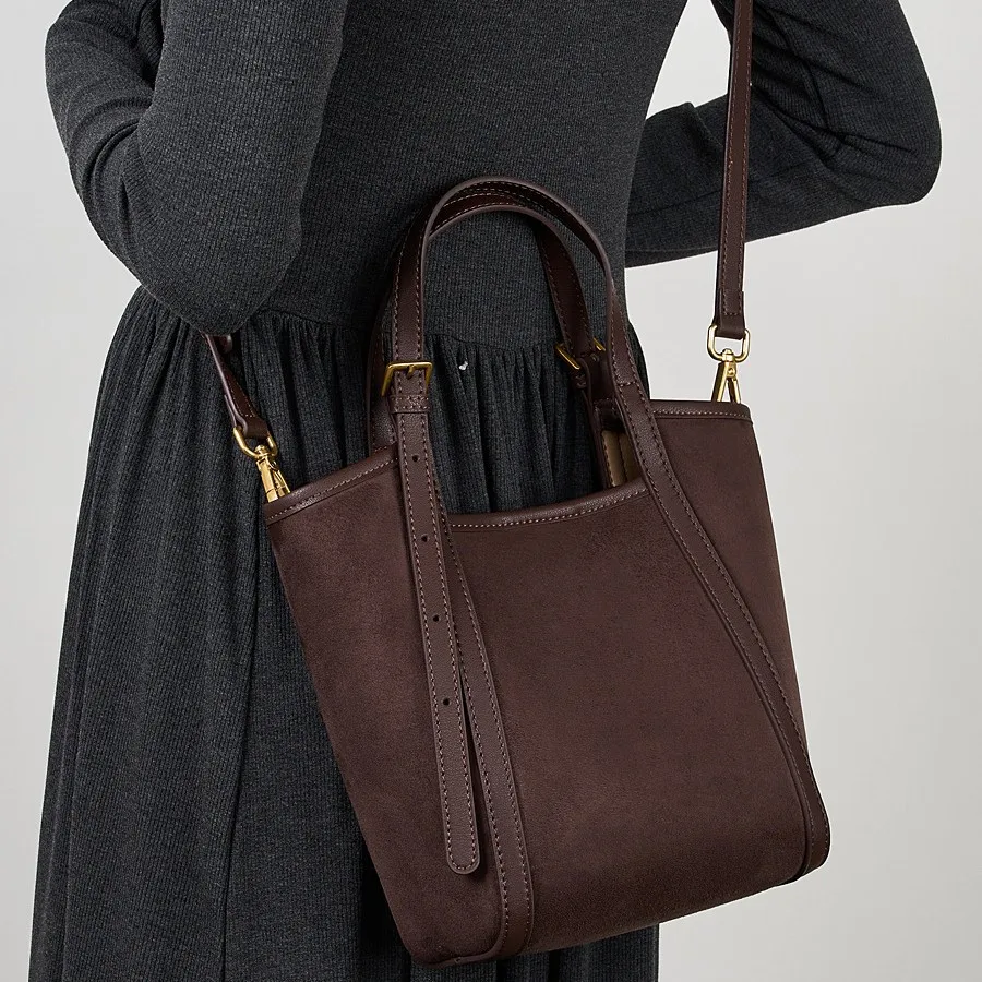 

2026 Модная вместительная сумка-корзина из матовой кожи, трендовая наплечная сумка для города, универсальная простая сумка на плечо