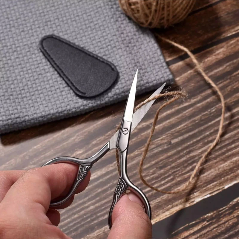 1Pc Stainless Steel Small Makeup Grooming Scissors Eyebrows For Manicure Nail Cuticle Beard And Mustache Trimmer Nose Hair Tool