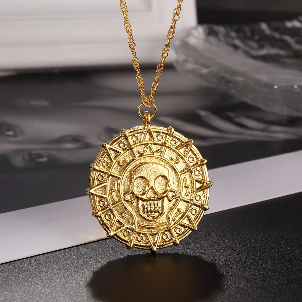 Classic Skull Pattern Curse Jack Sparrow Aztec Necklace Medal Vintage Alloy Pendant Jewelry Men\'s Accessories