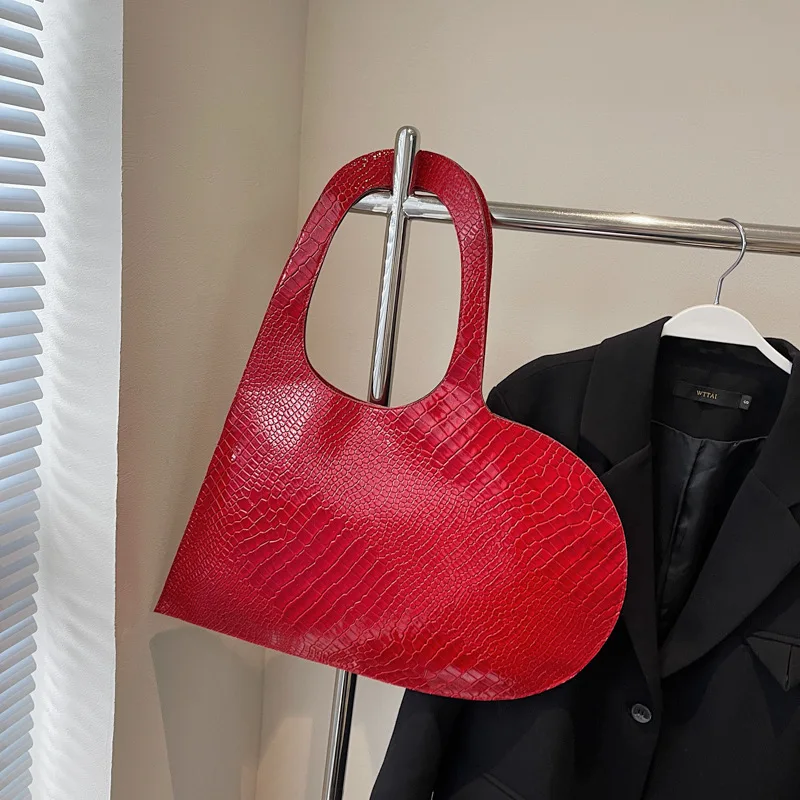 2025 تصميم الأزياء الجديدة المرأة الخوخ شكل قلب شيك سعة كبيرة حقائب كتف حقائب سيدة عادية التنقل حمل حقيبة