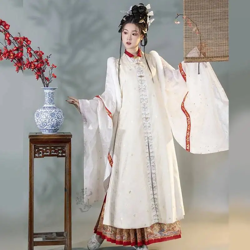 سلالة مينغ هانفو سترة طويلة حافة خام صينية تقليدية سميكة نمط داكن غزل النسيج الشتاء الذهبي الصين بي جيا