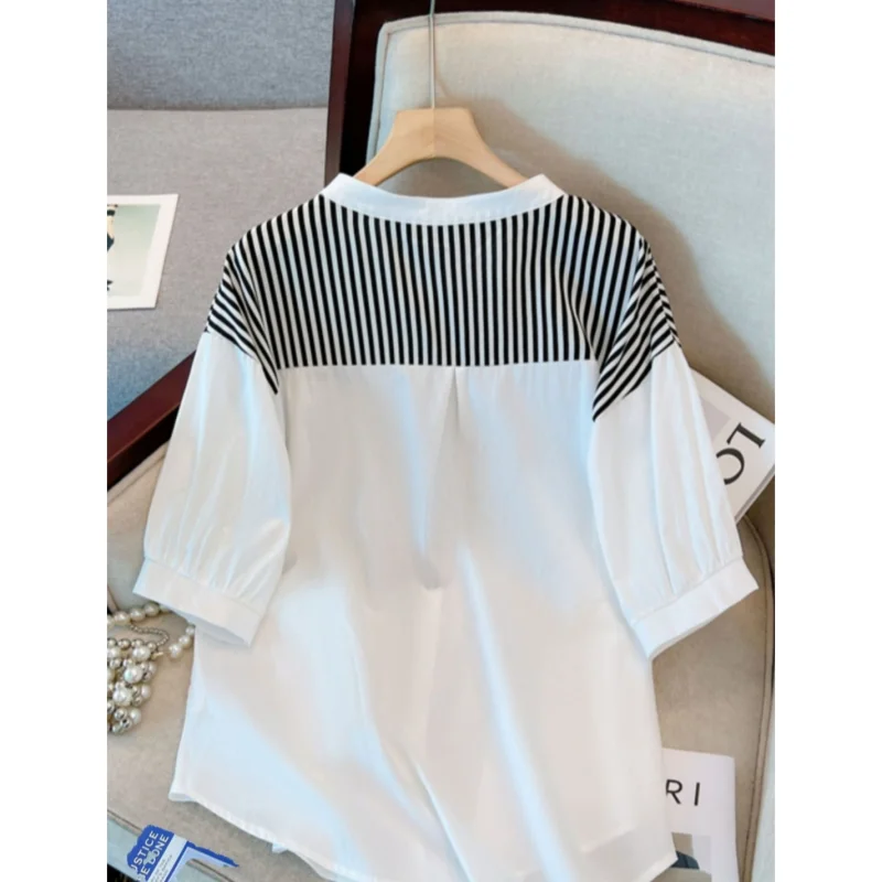 Round Neck Patchwork Fake Two-piece Striped Shirt for Women's Summer 2024 New Oversized Design, Slimming Top Shirt