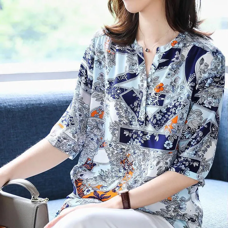 Elegante V-ausschnitt Taste Bluse Mode Gespleißt frauen Kleidung Vintage Gedruckt Sommer Dünne Halbe Hülse Koreanische Beiläufige Lose Hemd