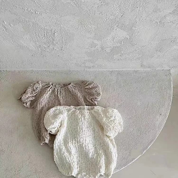 Рисунок 2 - Цельная одежда для малышей с короткими рукавами