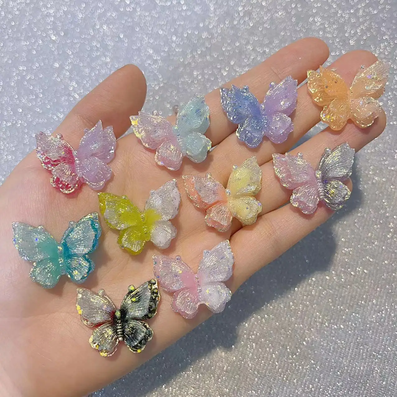 100pcs Random Mix Color 3D Resin Flashing Double-layered Butterfly 29x24mm Firefly Luminous Photo Frame Phone Case Diy Charms