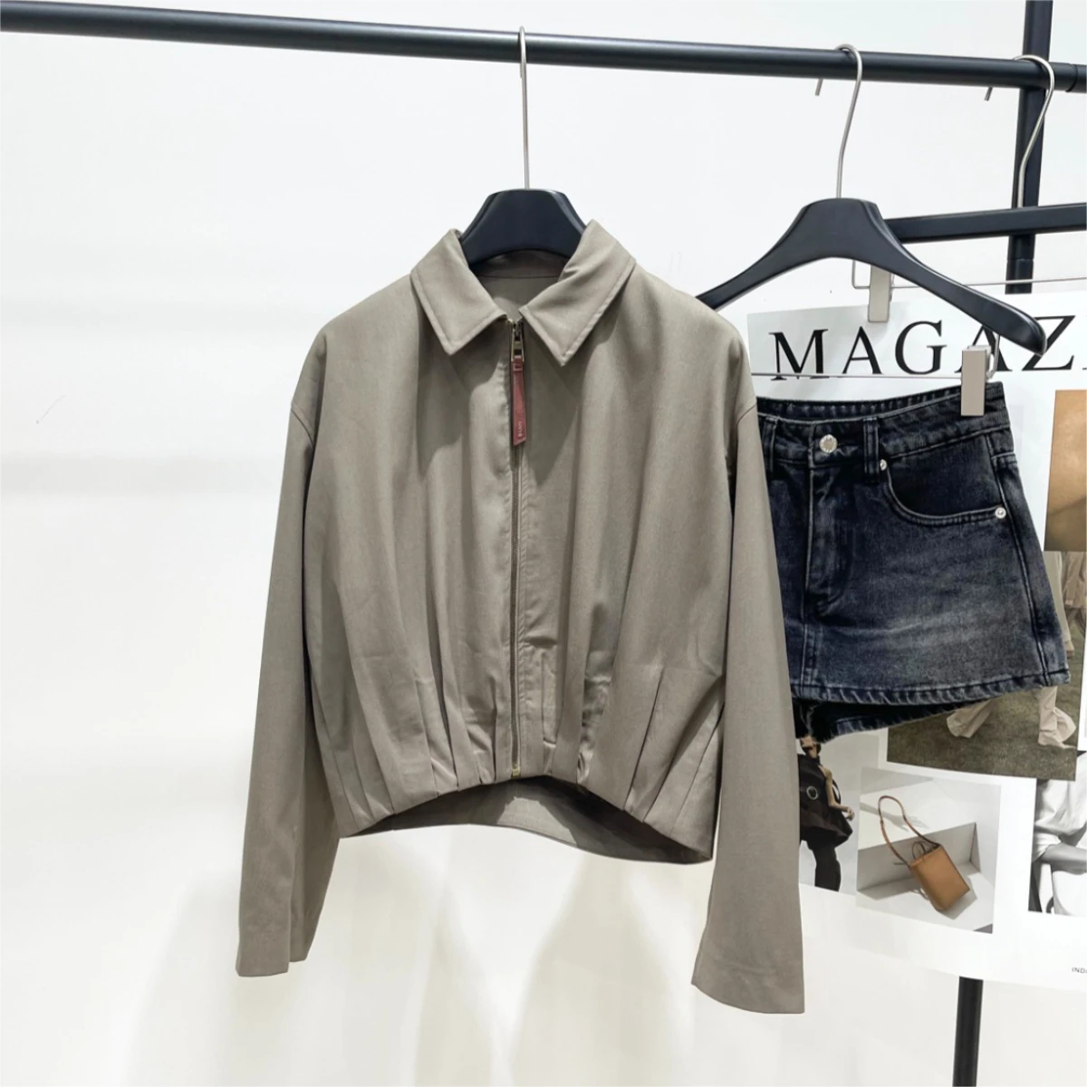 

Новые осенне-зимние куртки с мятой кожаной этикеткой и застежкой-молнией, силуэтом воздушного шара, короткие, простые, элитные для повседневной носки