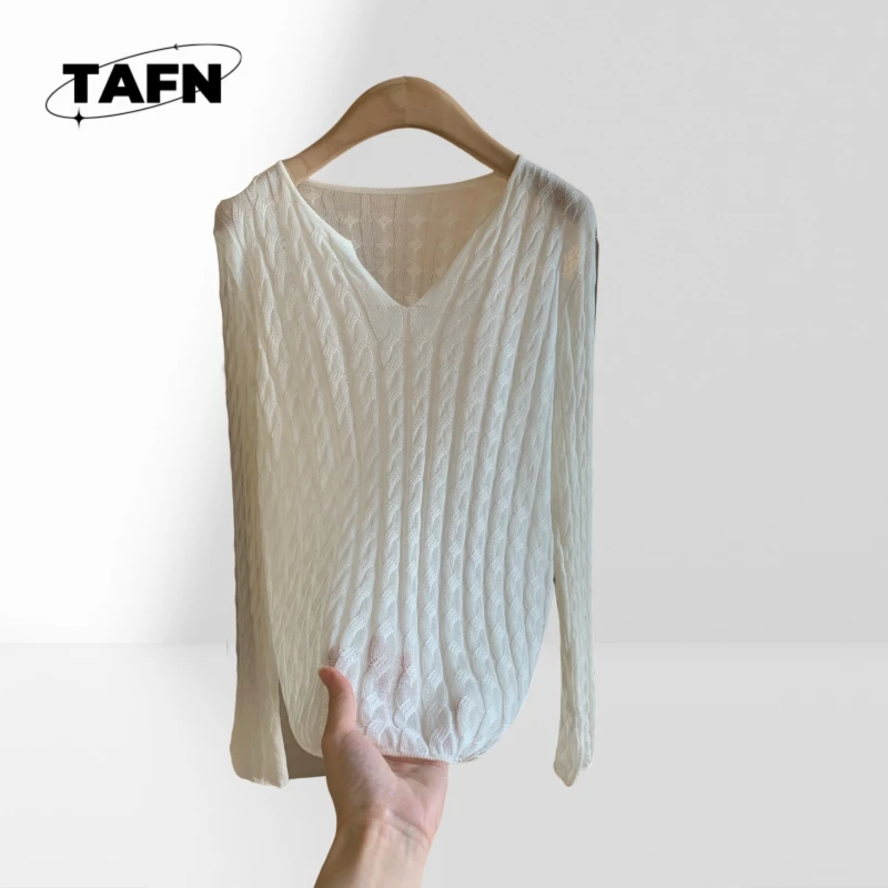 シングルブレストのシンプルで高度な質感の快適なカシミア カーディガン – ヴィンテージ スタイルと毎日の着用にぴったりの居心地の良い暖かさ AE607