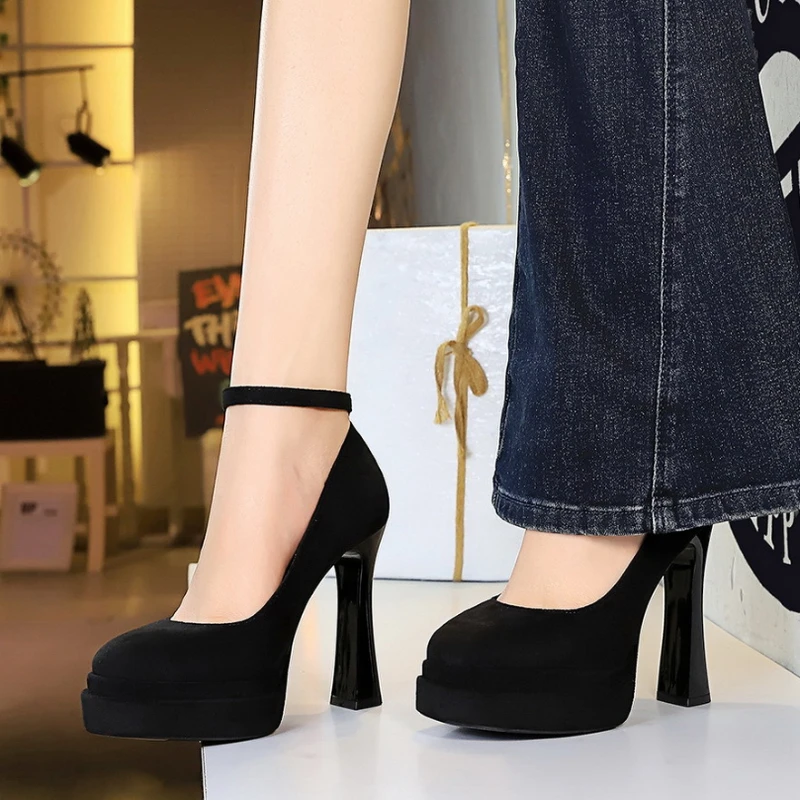 Variant: 8322 Black