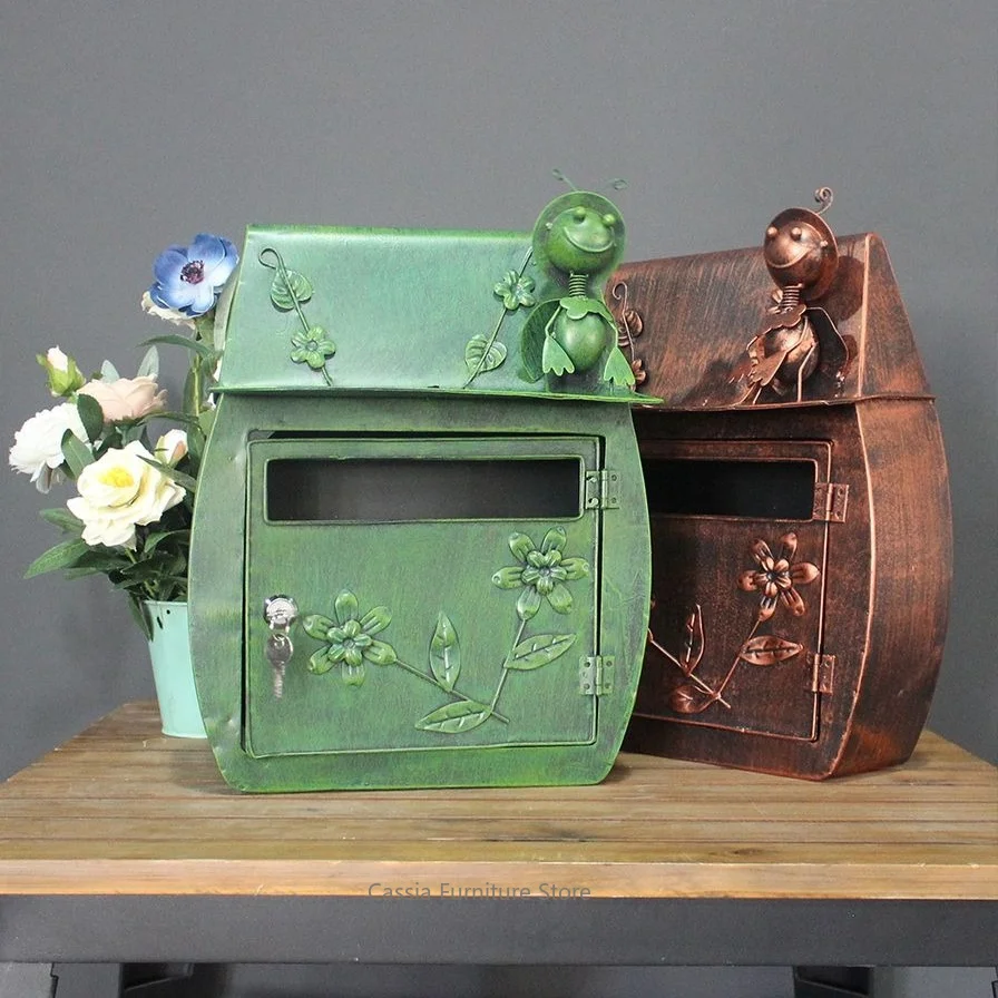 Vintage Wall-Mounted Mailbox with Lock for Villa, Waterproof Outdoor Letter Box for School, Retro Decorative Post Box for Home