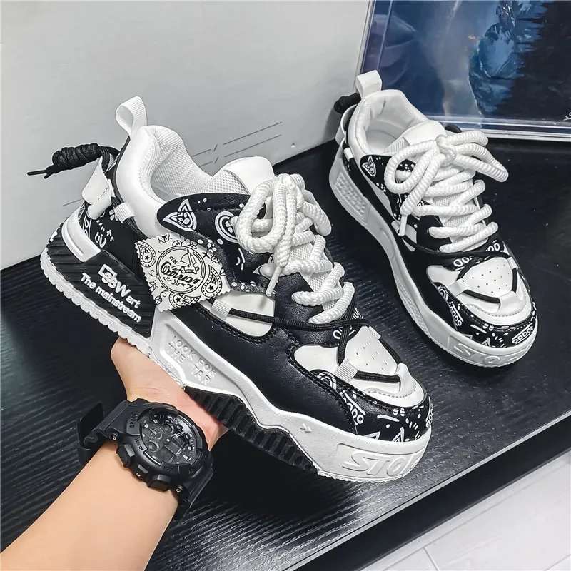 

2024New Men's Fashion Graffiti Sneakers Versatile Patchwork Thick Sole Casual Shoes Designer Totem Decoration Trainers Shoes