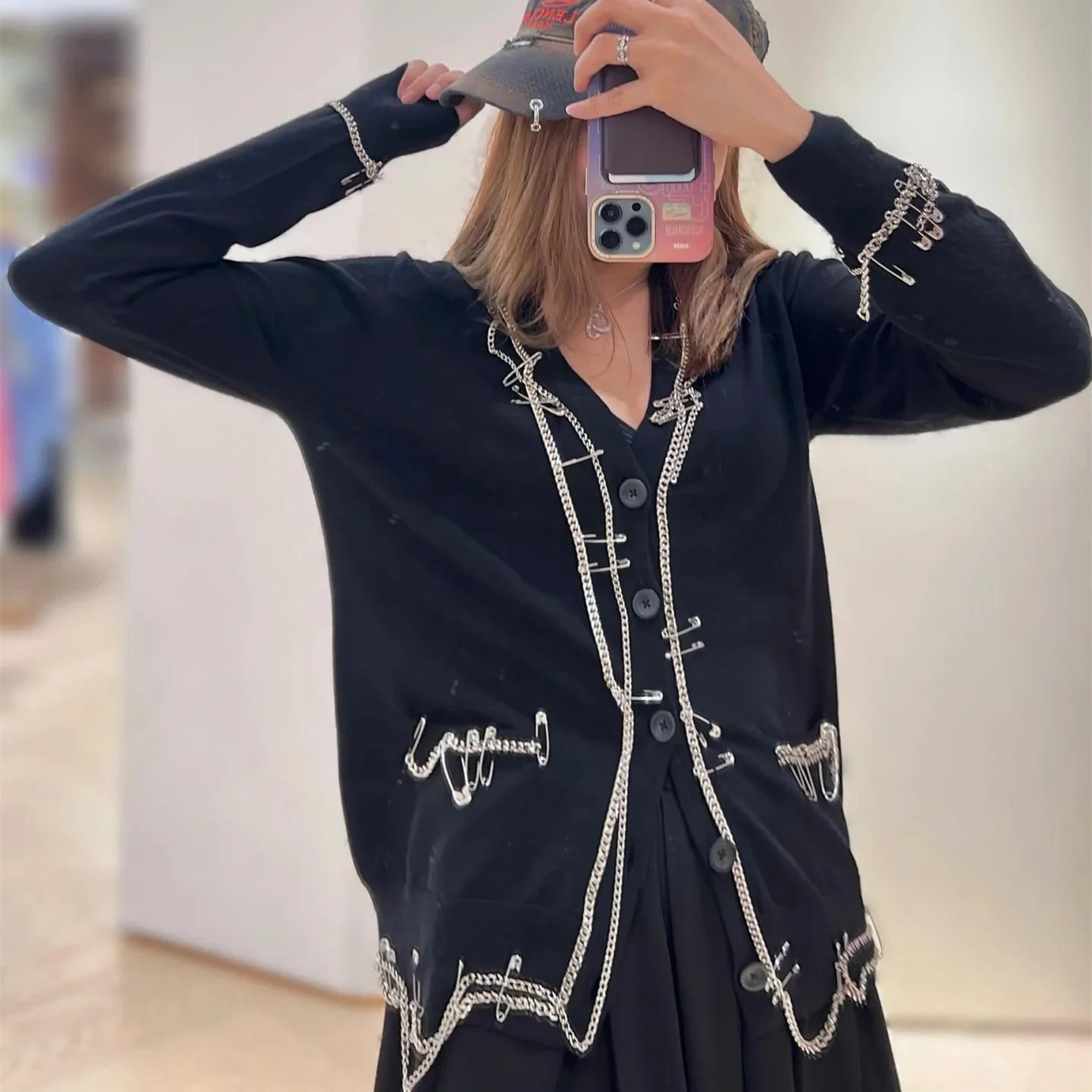 

High-End European Sle New York Chain Pin Design Bla V-Ne Sweater Jaet Loose Lazy Open Cardigan Women's Wear