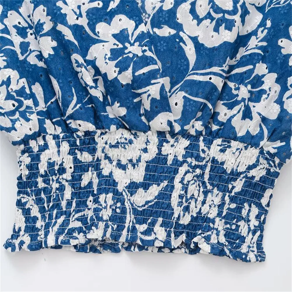 Camisa feminina de manga comprida com decote em V, novo estilo de verão, top curto estampado com cintura bordada vazada