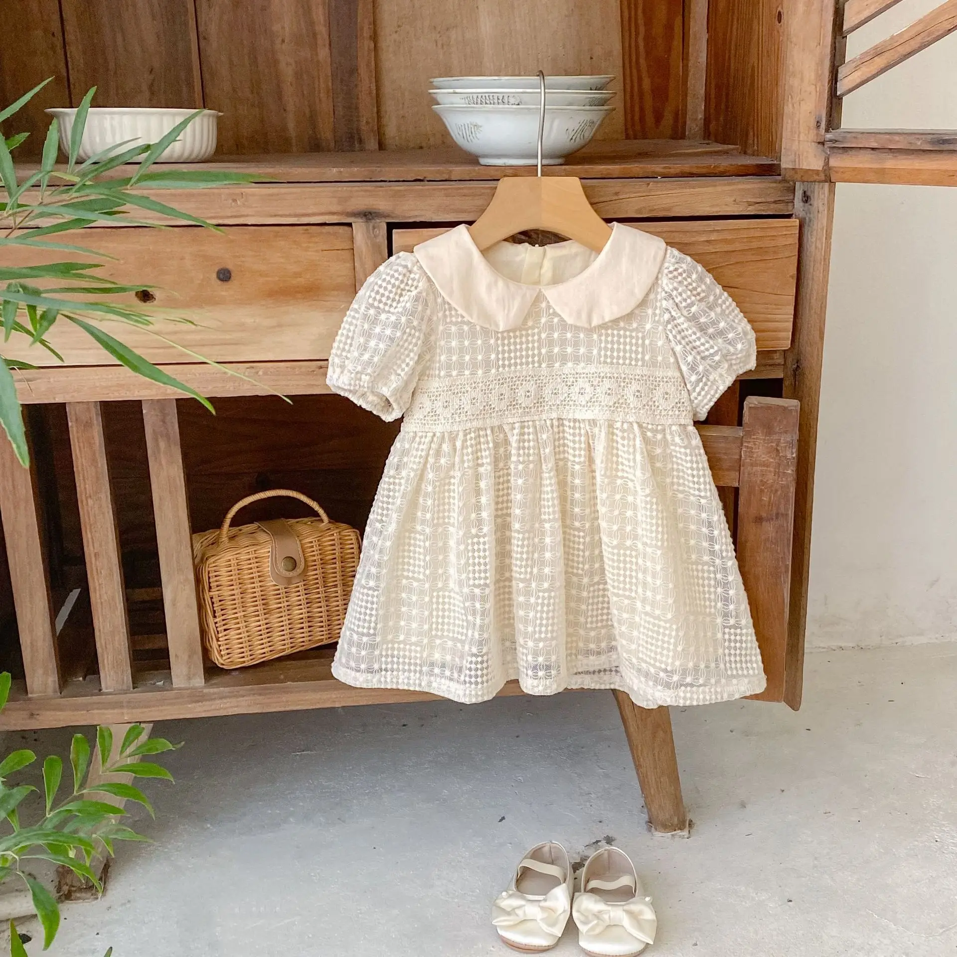 

Вечернее платье для маленьких девочек, кружевное платье на день рождения с лацканами, молния сзади, милое платье с пышными рукавами для девочек с цветочным узором