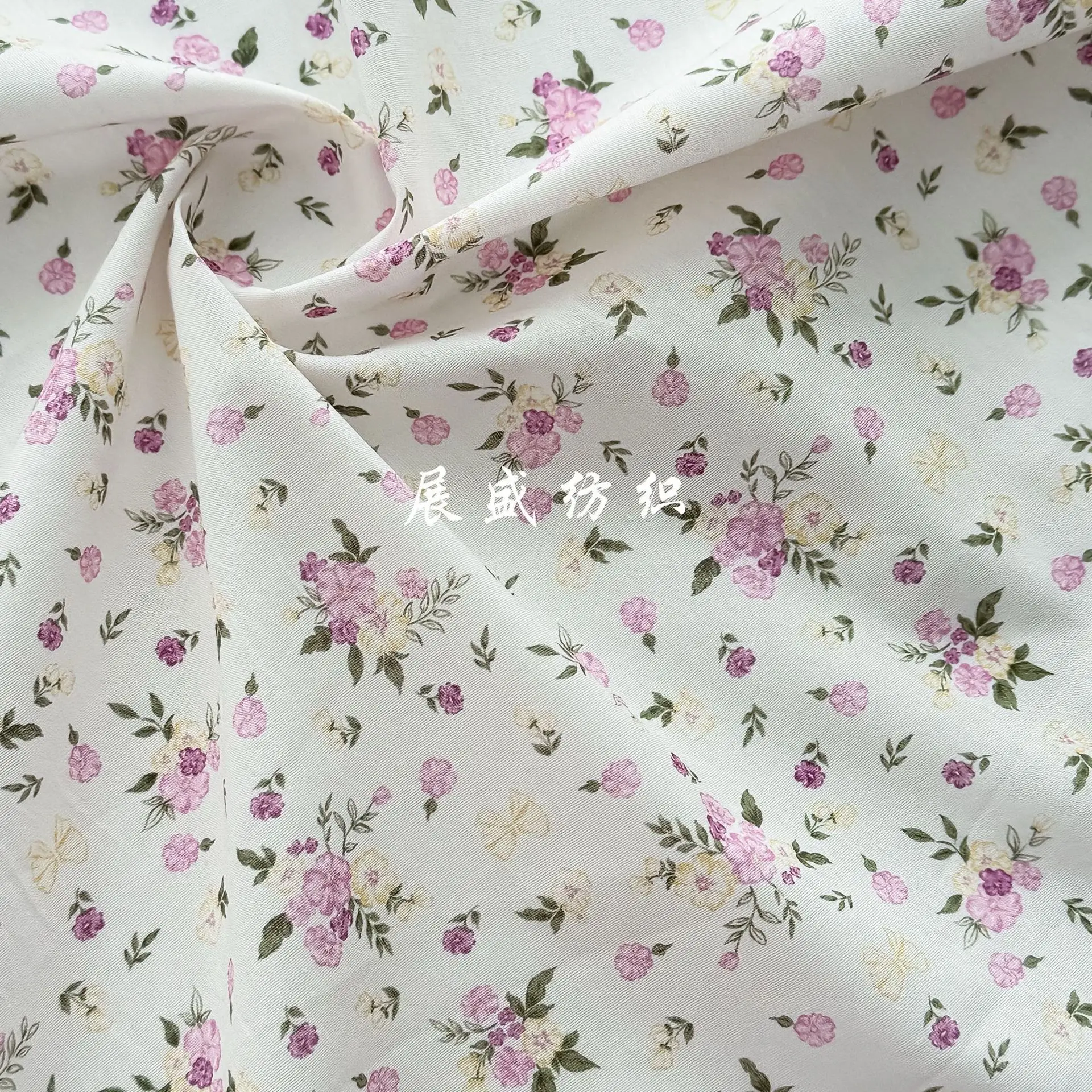 Vintage Floral Pattern Fabric for Clothing Bags and Dresses, Soft and Comfortable All Cotton Material , 140x50cm