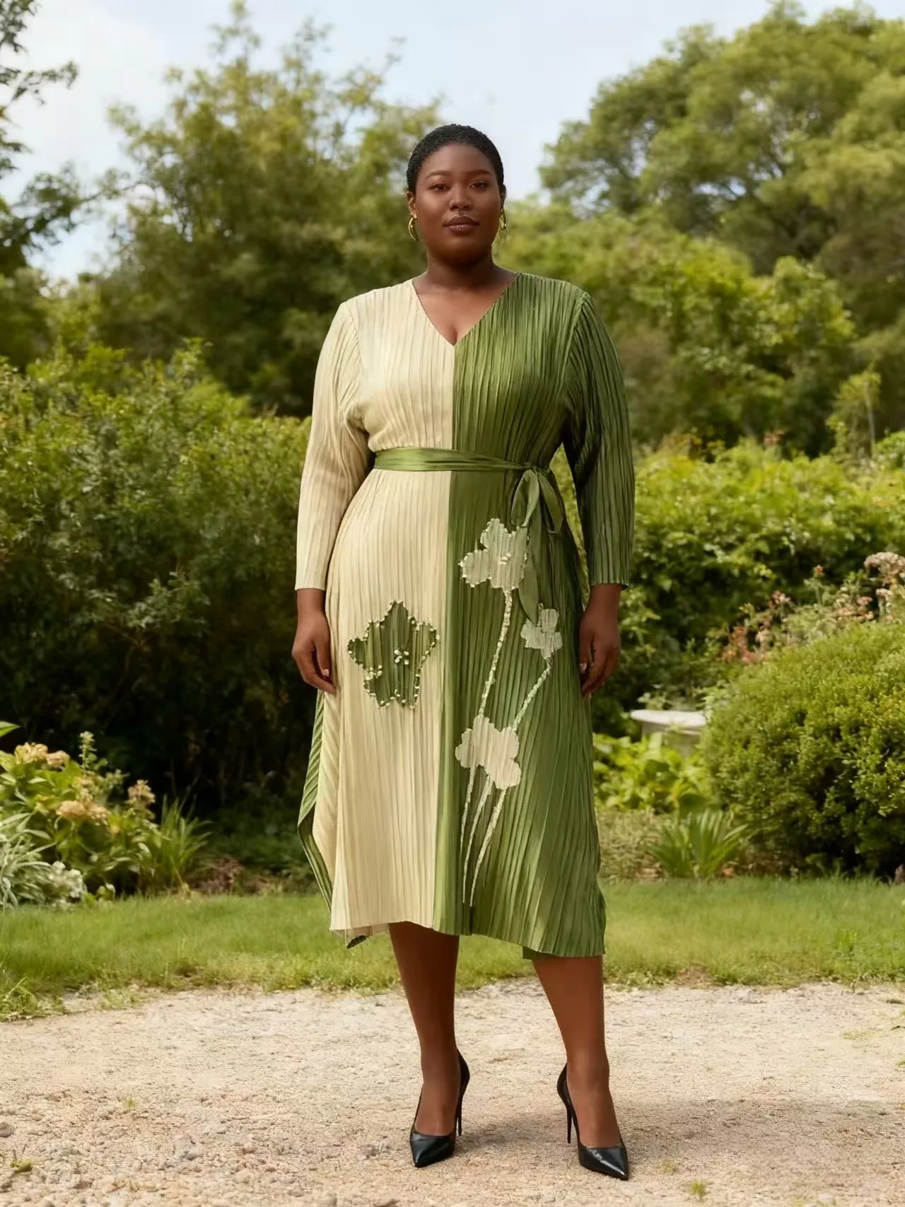 

Свободное контрастное платье Miyake с v-образным вырезом, плиссированная юбка в иностранном стиле с принтом, женская новинка зимы 2025 г.