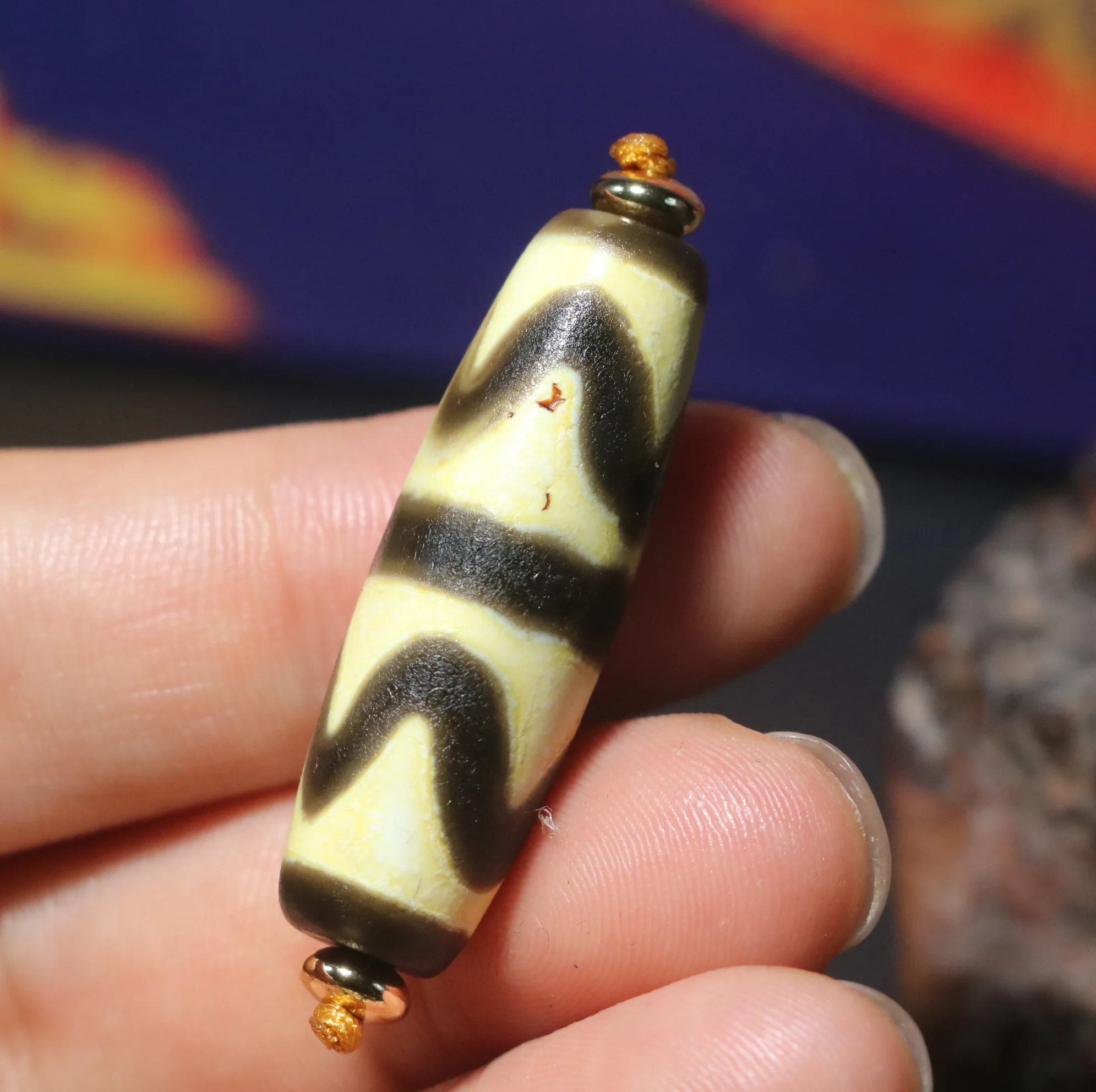 No.210126N14 Magic Energy Tibetan Old Agate Ivory Color Double Sharp Tiger Tooth dZi Bead Pendant Lkbrother Good Saurces