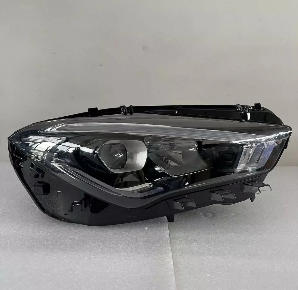 

Suitable for Mercedes-Benz W118/CLA 20-22 Years LED Automotive Headlight Semi-assembly