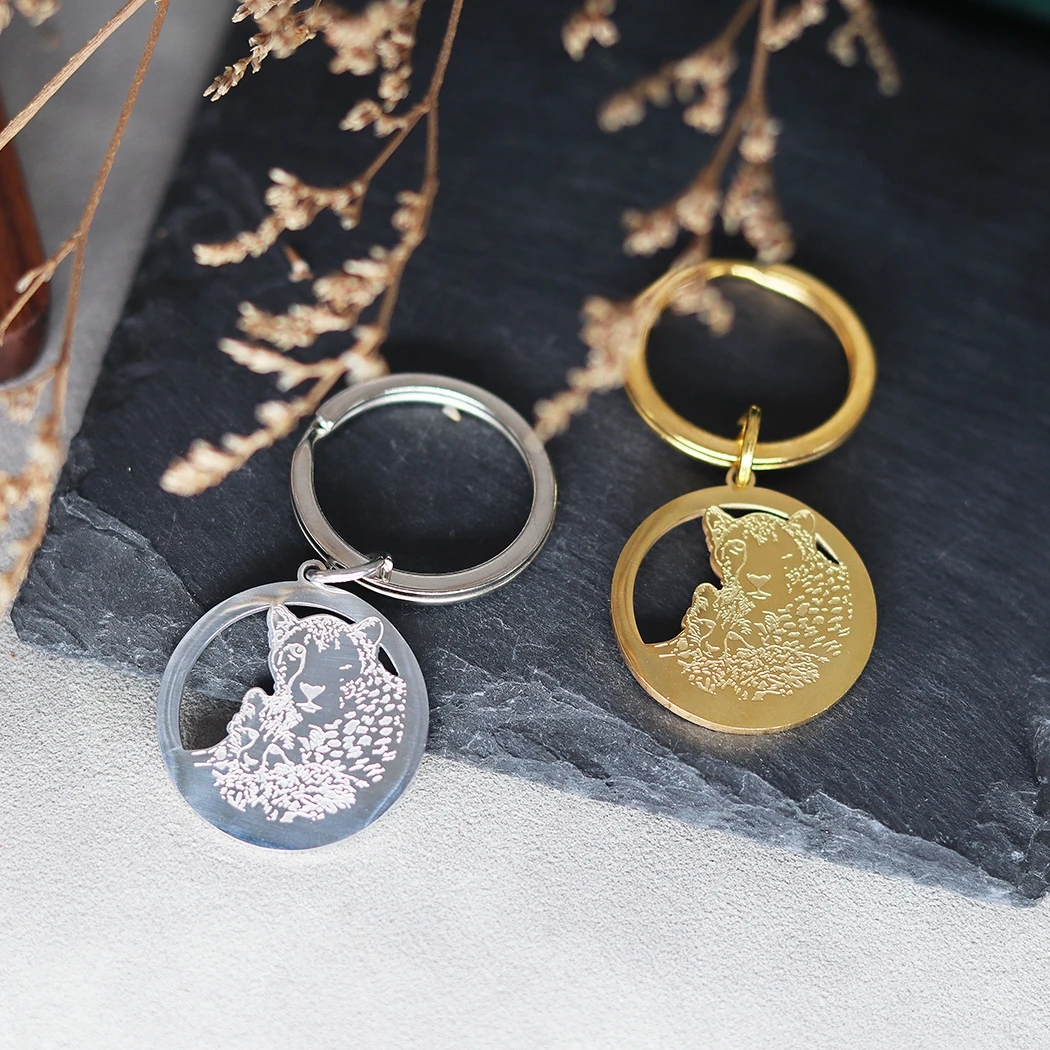 

Персонализированный брелок с леопардовым принтом из нержавеющей стали, модные ювелирные изделия, женский брелок для ключей с индивидуальным именем, брелок с гравировкой