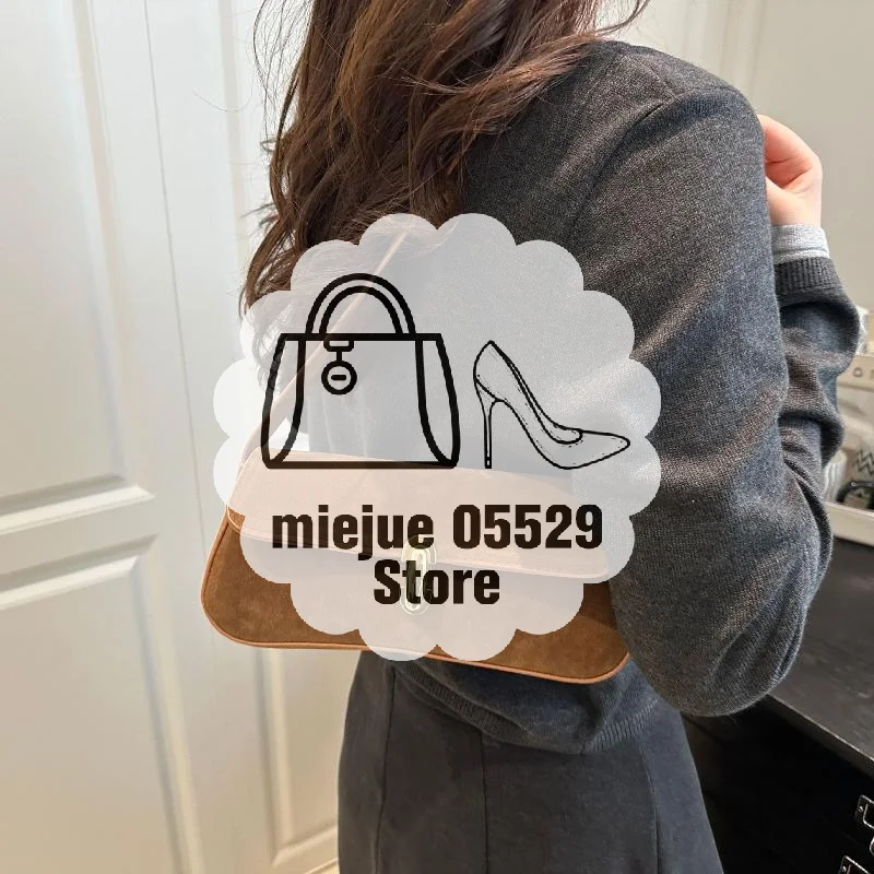 حقائب كتف كلاسيكية من جلد الغزال الصناعي للنساء قفل الديكور حقيبة صغيرة تحت الإبط أكياس وسادة عصرية متعددة الاستخدامات