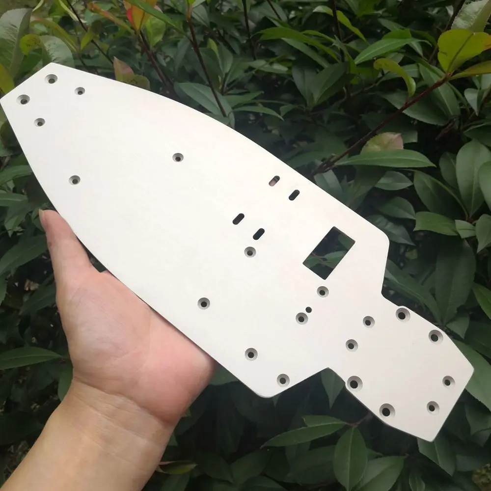 PD6012 chasis principal DT-10/paquete de piezas inferiores aplicable para piezas de coche de juguete Thunder Tiger RC