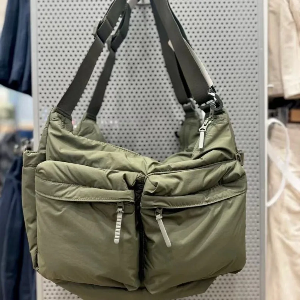 

Work Style Casual Crossbody Bag with Large Capacity Waterproof Shoulder Bag Made of High-quality Nylon Fabric Bag for Men