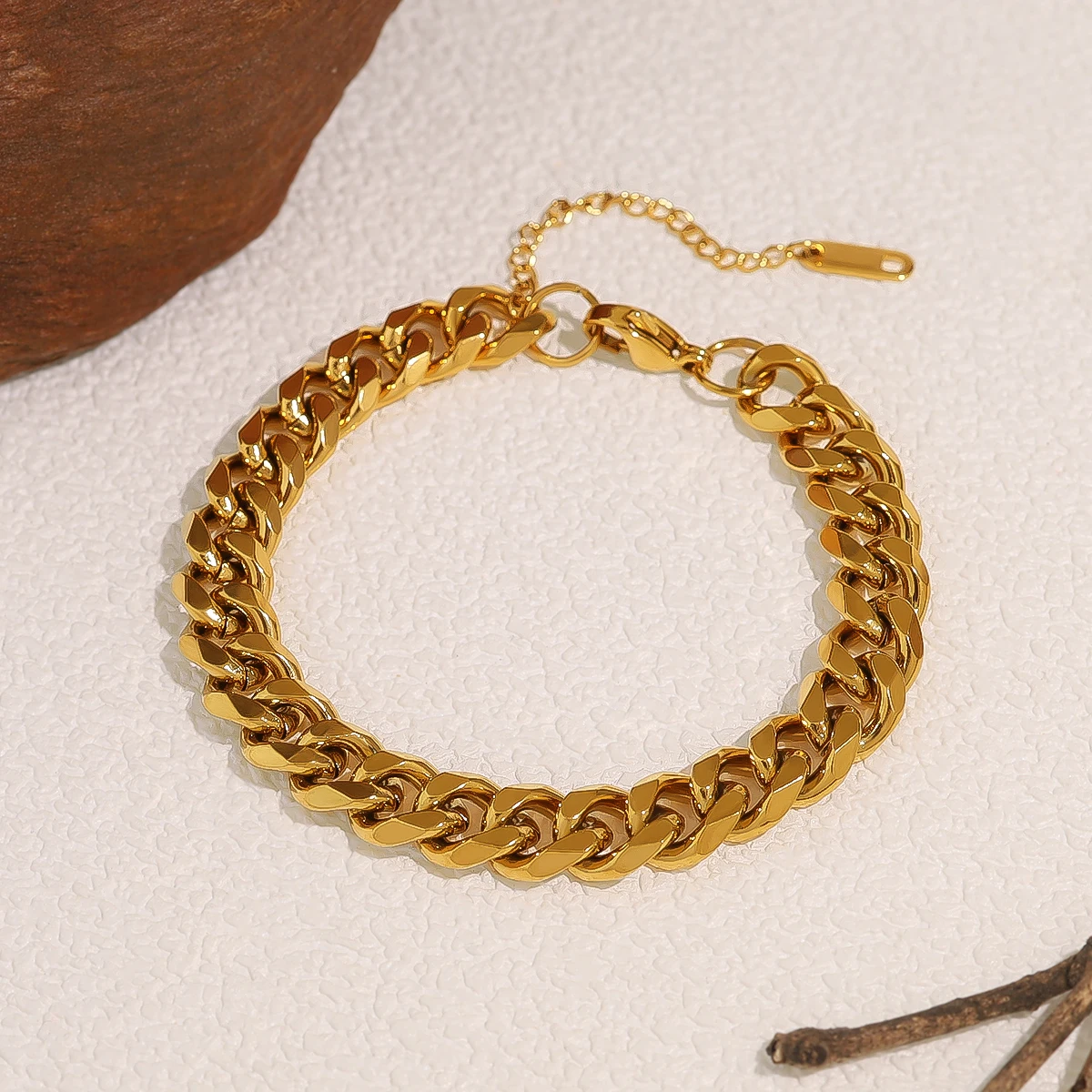 

WILD & FREE Classic Cuban Chains Stainless Steel Bracelet for Women Chunky Chain 18K Gold Plated Waterproof Trendy Jewelry