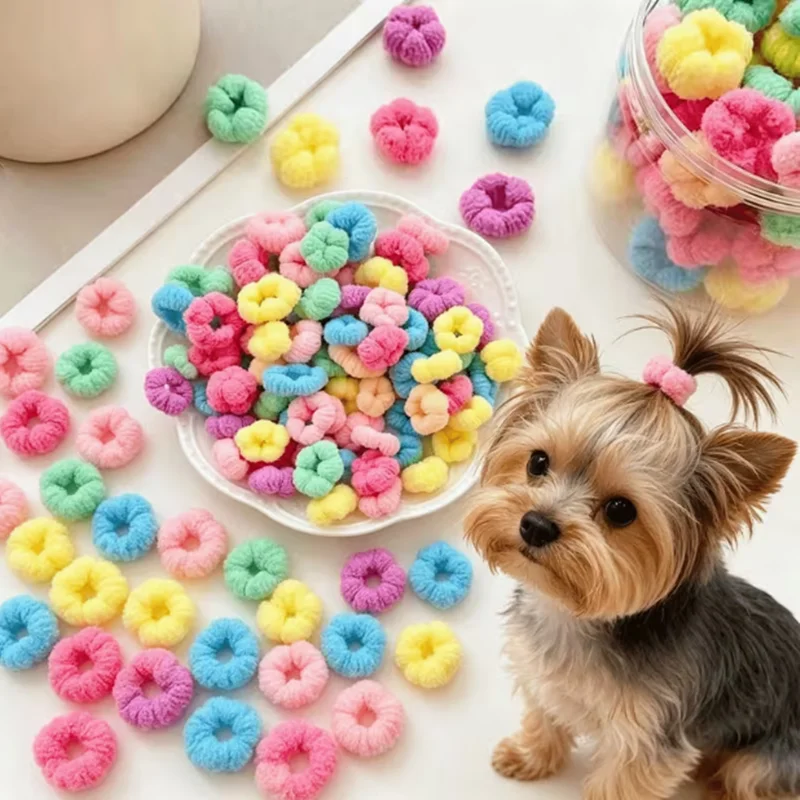 100 Stück Mini-Plüsch-Haargummis, geeignet für Welpen und Kätzchen. Bunte, superweiche und dehnbare Tierhaarschnur – Detail 6
