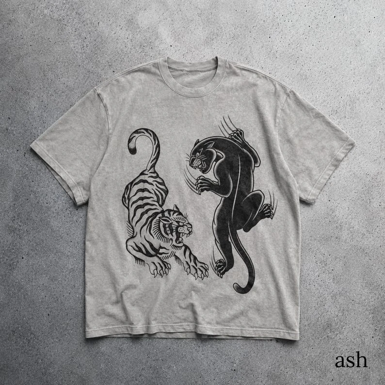 Tiger and Panther Fighting T-shirt Oversized Unisex Cotton Streetwear Trendy Casual Loose Vintage Loose Short Sleeves Breathable