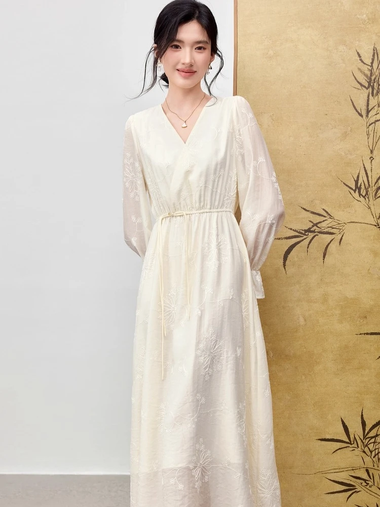

SENTUBILA Women's A-Line Dress 2025 Autumn Chinese Style Elegant V-Neck Puff Sleeve Sequined Embroidered Dress Q53LI3926