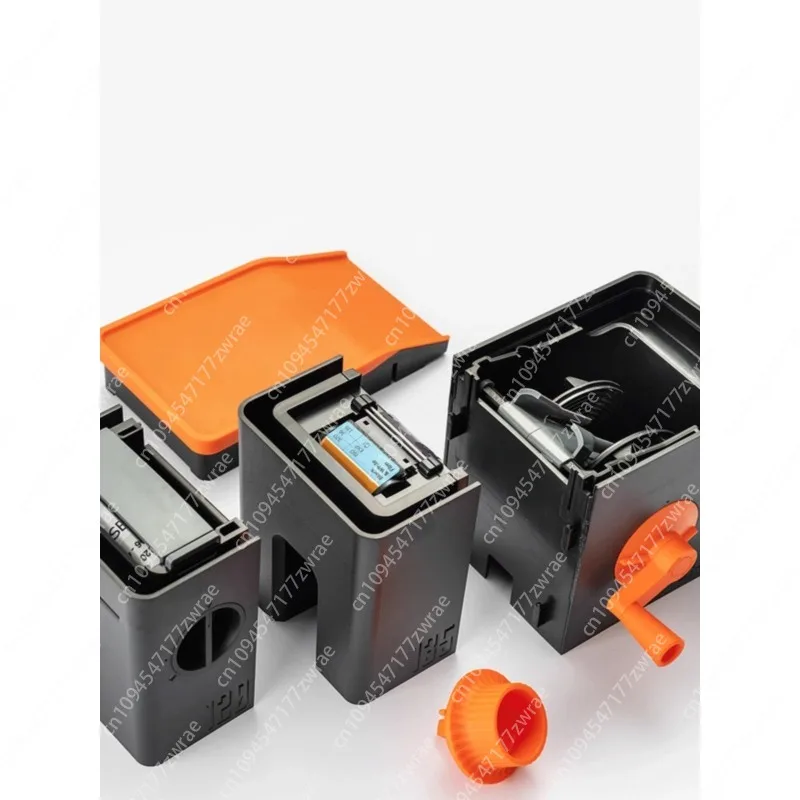 

mini darkroom developing tank, 135 film, 120 negative, no-darkroom bag developing tank