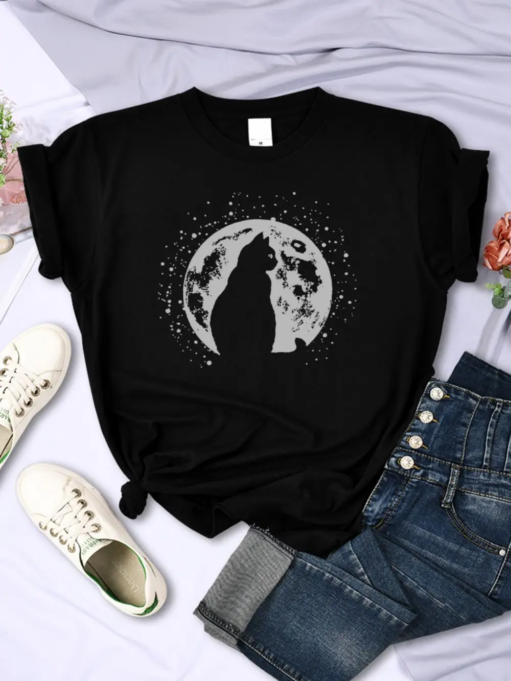 Lässige Damen T-Shirts Mond und Katze Silhouetten druckt Kurzarm weichen O-Ausschnitt bequeme Tops Sommer Cartoons weibliche Kleidung