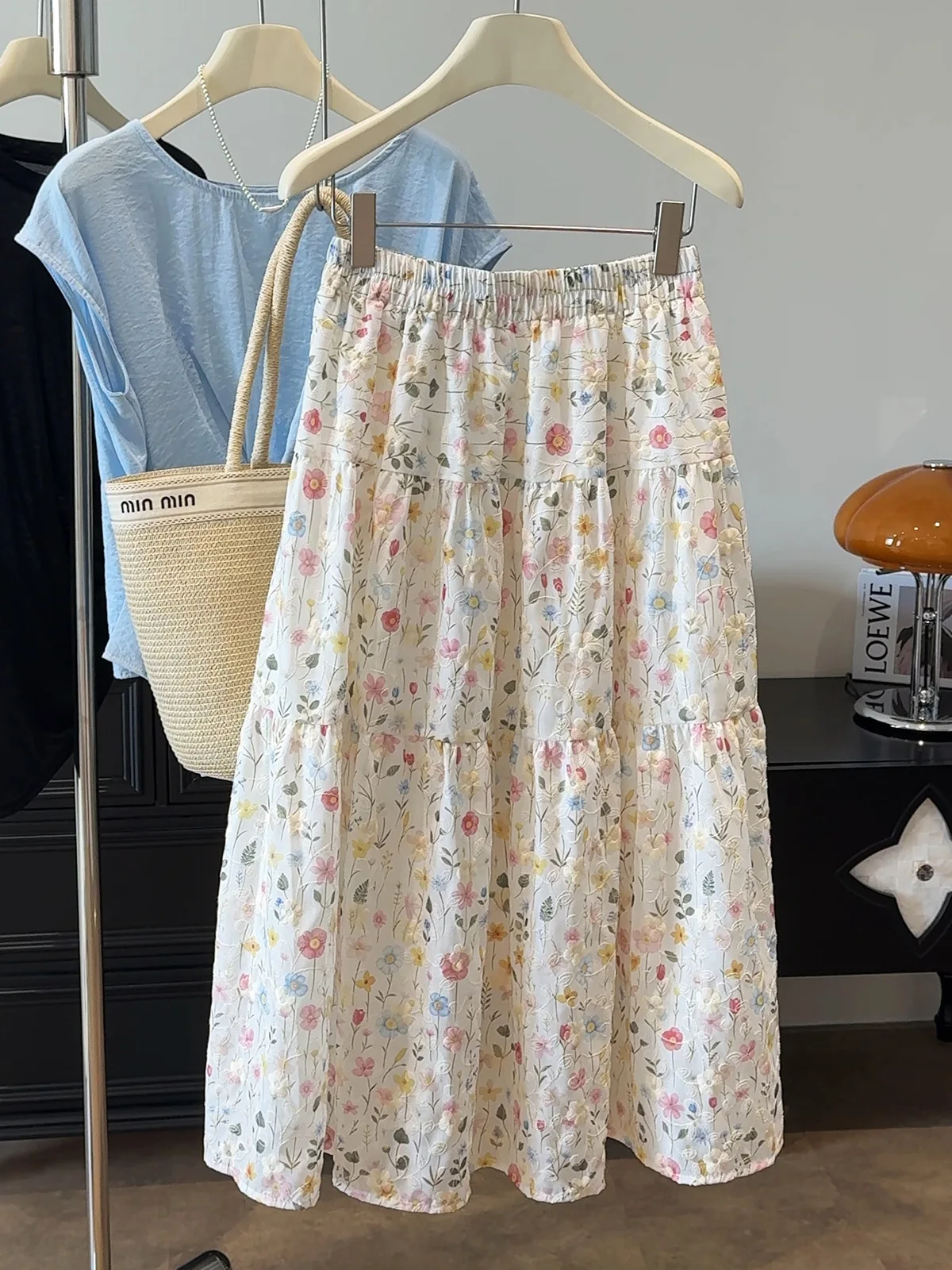 French-style Gentle Embroidered Skirt for Women Summer Design High Waist Slim-fitting A-line Skirt Korean-style Mid-length