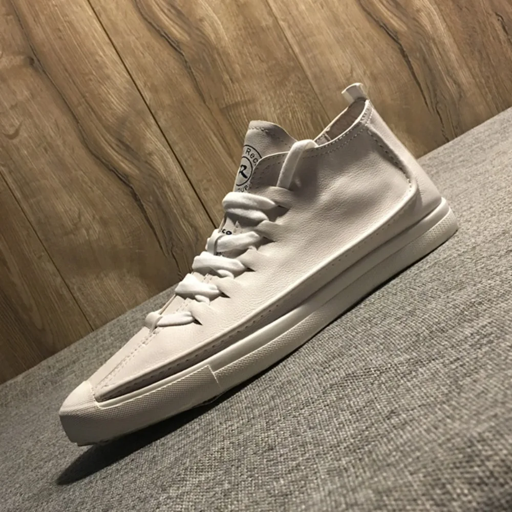 

QHCCID Street Style Men High-Top Sneakers Cowhide Leather Lace-Up Sports Shoes Outdoor Trendy Versatile Casual Board Shoes