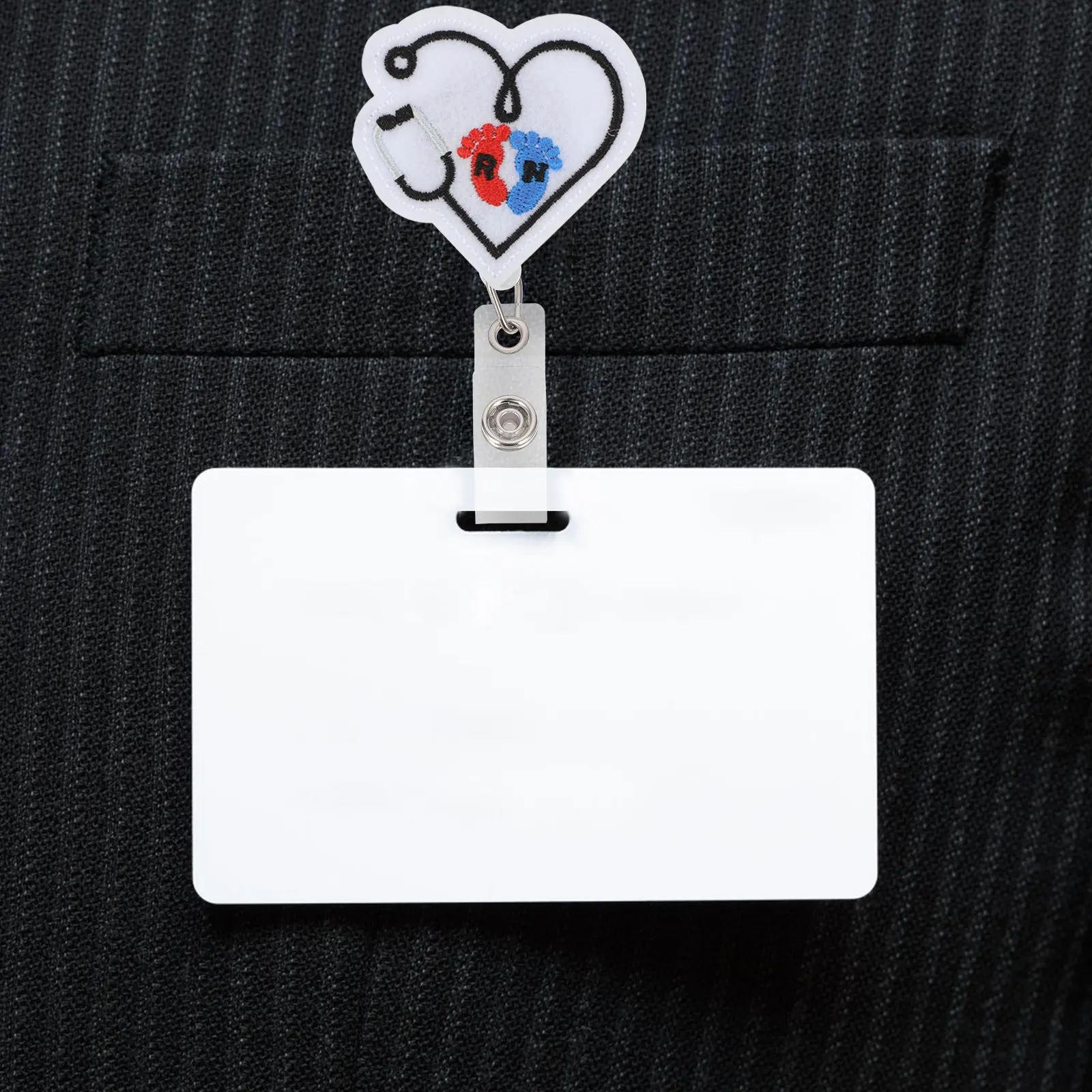 2Pcs Lovely Heart Badge Holder Portable Multi-Function Retractable Badge Clip Rotatable Felt Buckle for Id Cards Office Nurses