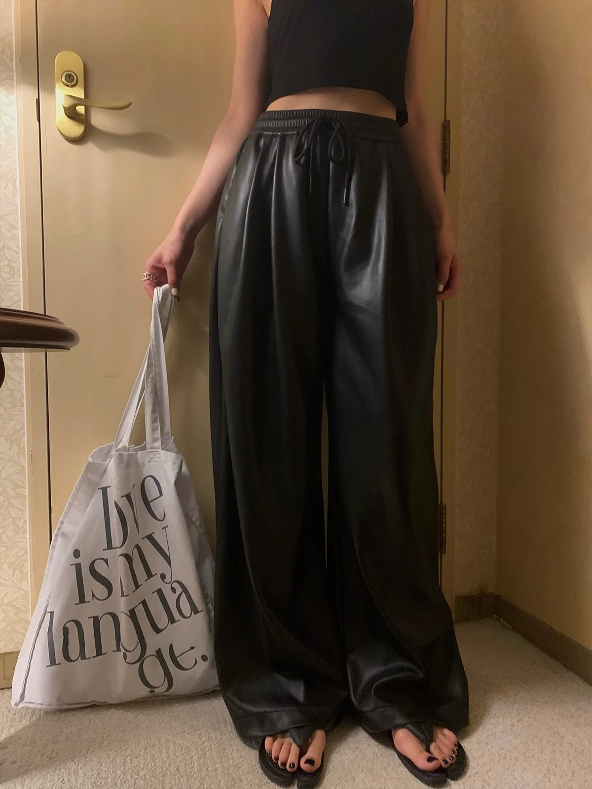 

Брюки NiceJJ из искусственной кожи с высокой талией, свободного прямого кроя, женские, модные, длинные, осенне-зимние, новинка, для уличного стиля...