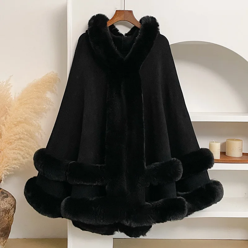 Damen Cape-Mantel mit Kunstfellbesatz, Kapuze, lockerer Poncho-Umhang, eleganter, warmer Strick-Schal, Winter-Oberbekleidung für Abendpartys – Detail 3