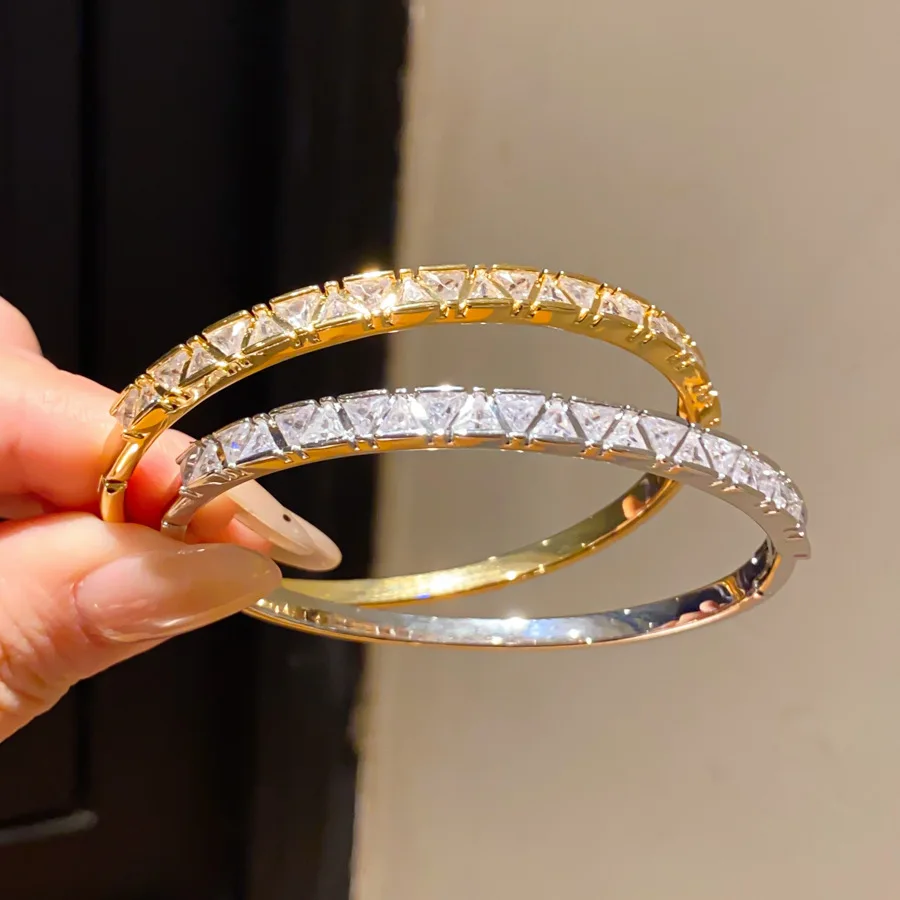 Classic Design Crystal Triangle Bangles for Women Fashion Brand Jewelry Zirconia Geometric Bracelet Party Accessories